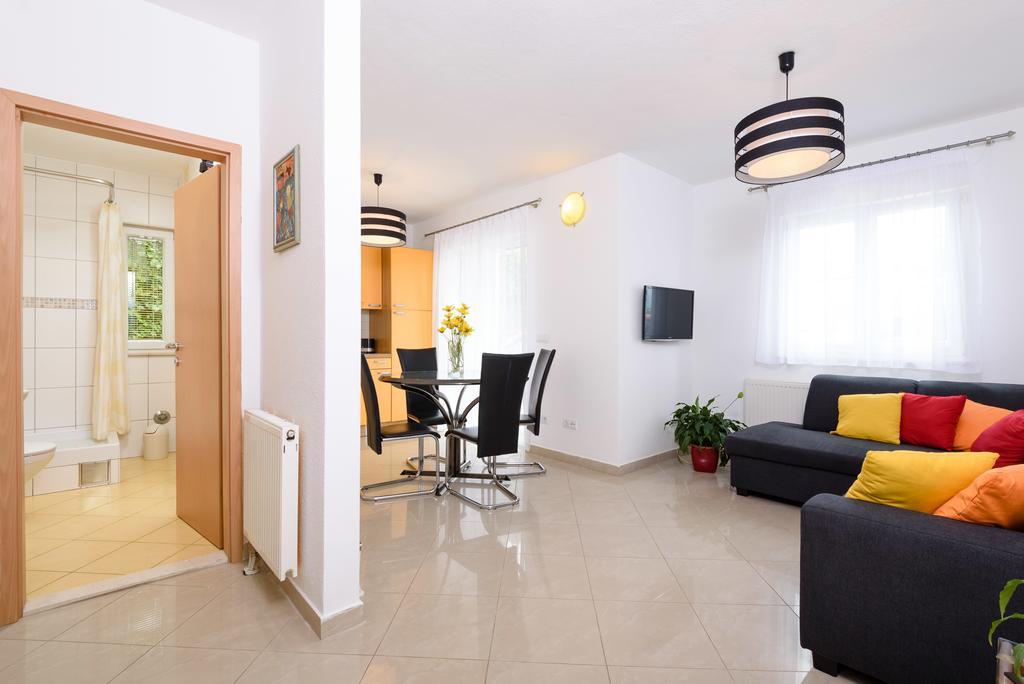 Apartments Salona Trogir Exterior foto