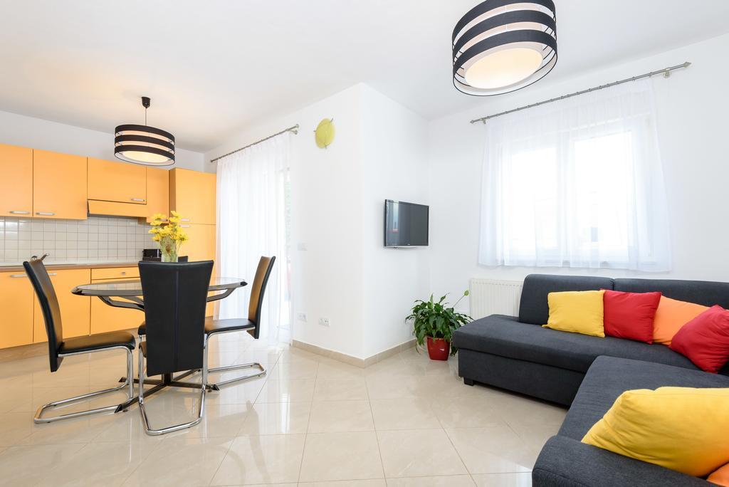 Apartments Salona Trogir Exterior foto